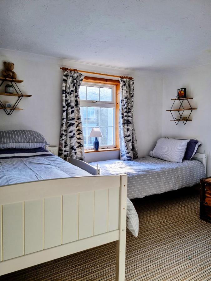 كاوز 2 Bedroom House Within Walking Distance Of Town المظهر الخارجي الصورة